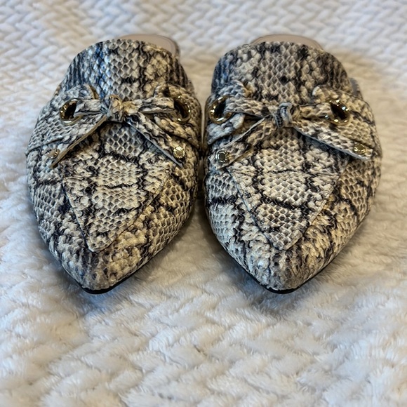 Cole Haan Emily Black Gray Python Print Womens Slip On Leather Mules Size 7B - Picture 2 of 8